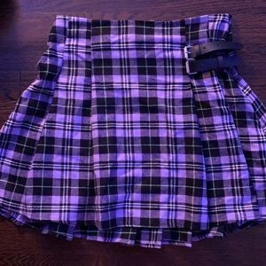 SHEIN buckled pleated skirt